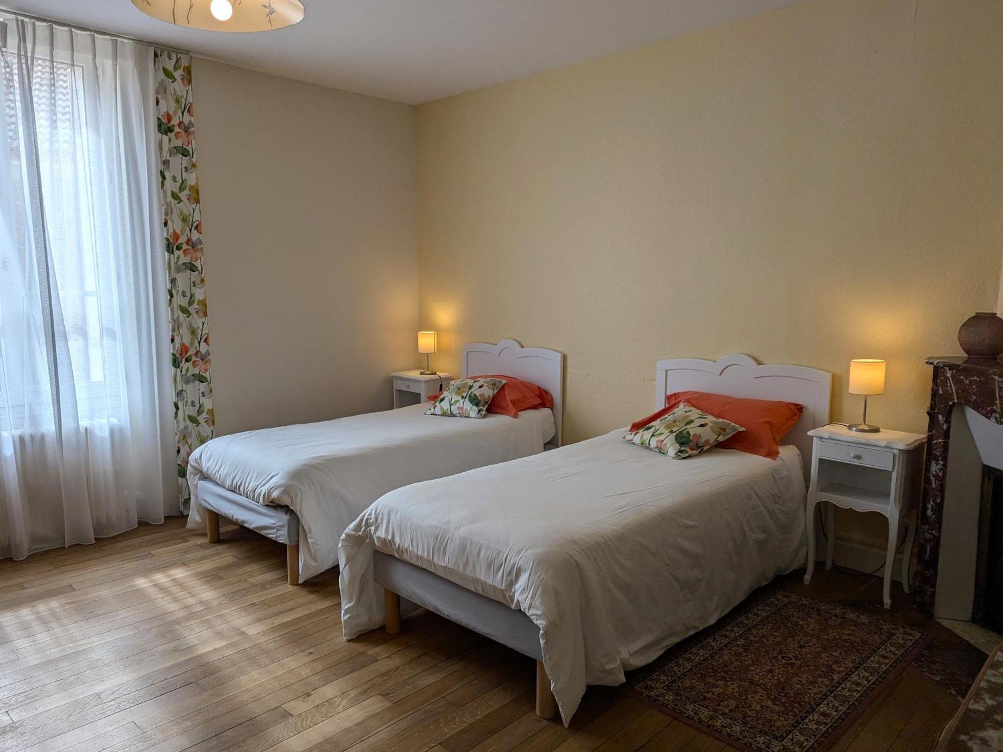 Gite Champetre A Mareau-Aux-Pres: Terrasse, Jardin, Et Confort Pour 6 Personnes - Fr-1-590-140 外观 照片