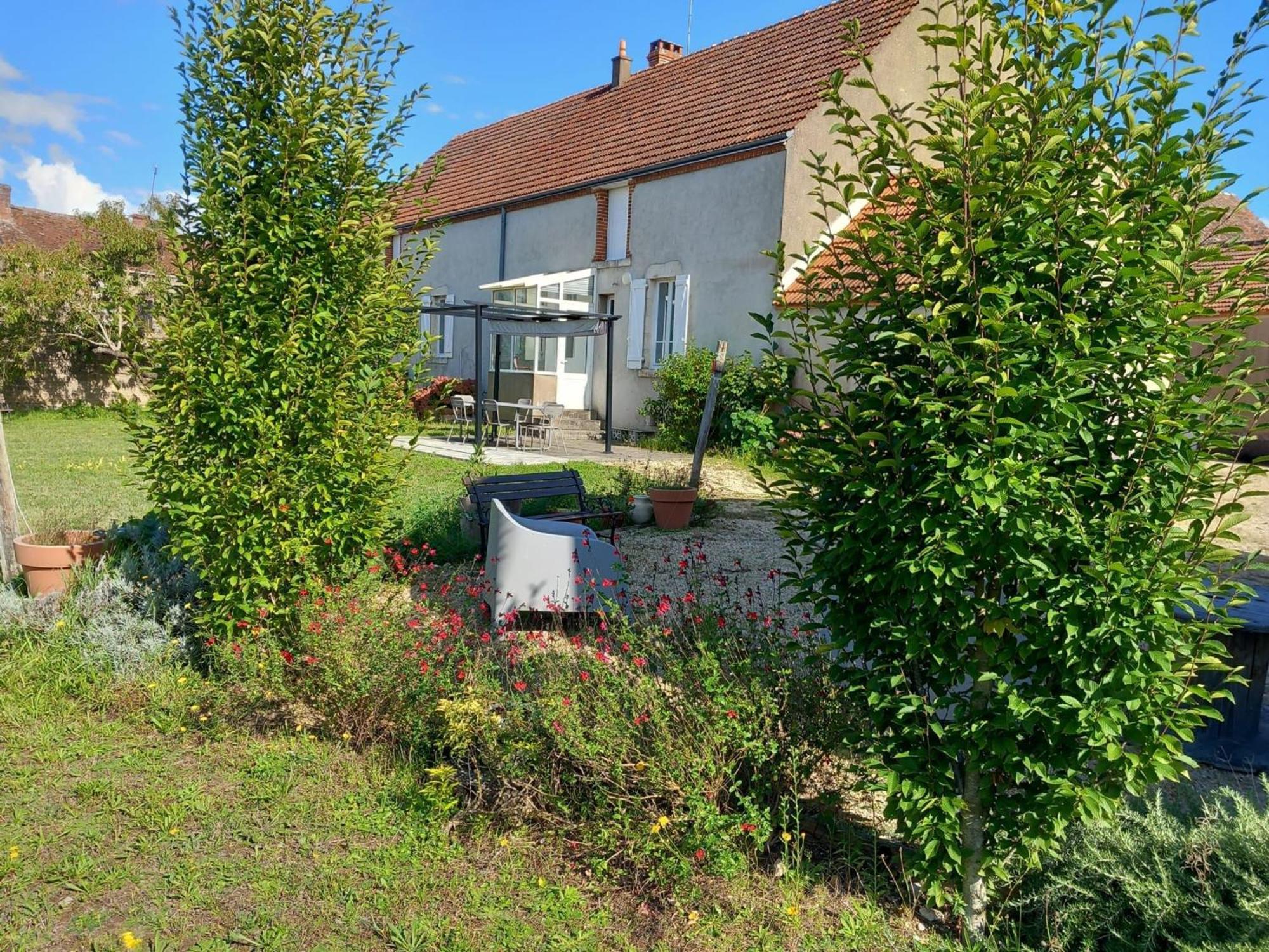 Gite Champetre A Mareau-Aux-Pres: Terrasse, Jardin, Et Confort Pour 6 Personnes - Fr-1-590-140 外观 照片
